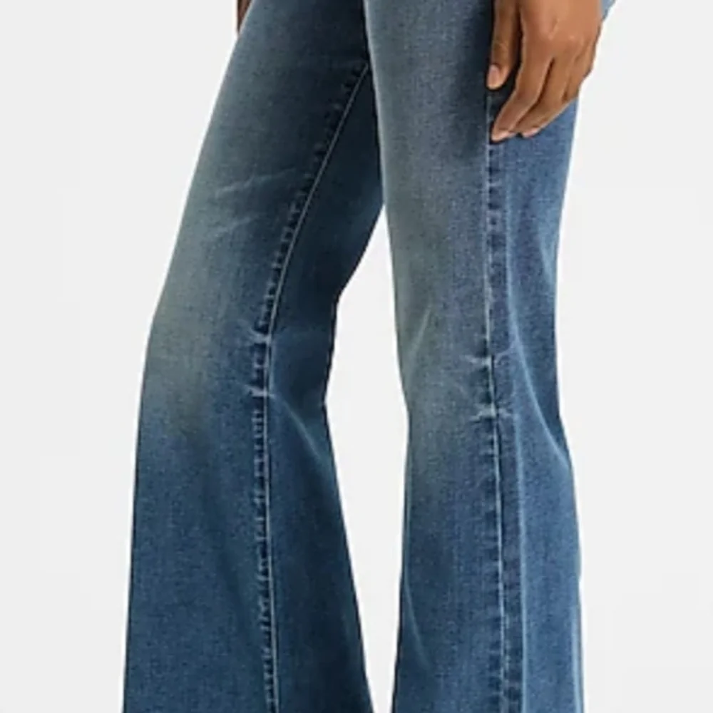 Express Women's Mid Rise Medium Wash FlexX '70s Flare Jeans - Picture 10 of 15